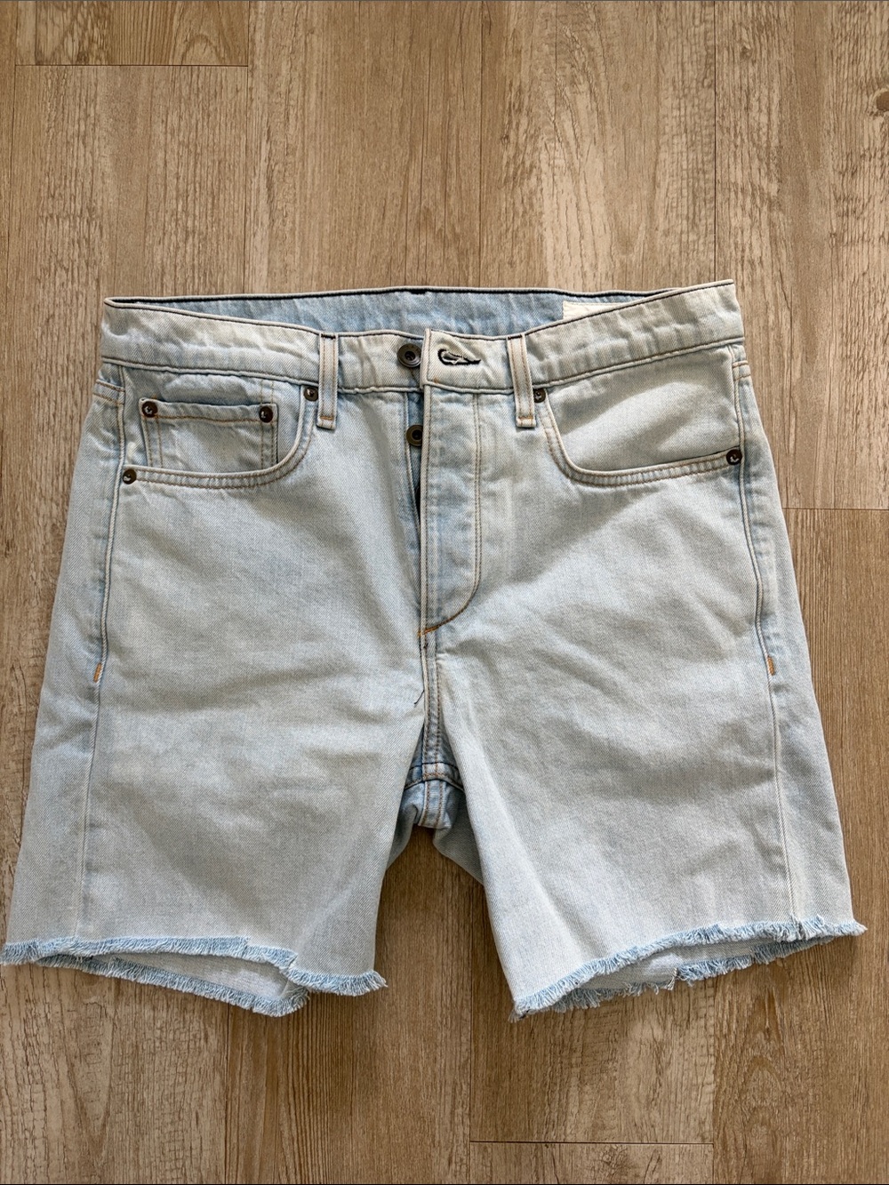 Men's Rag & Bone Light Wash 6inch Denim Shorts - Fit 3 Classic Size 30